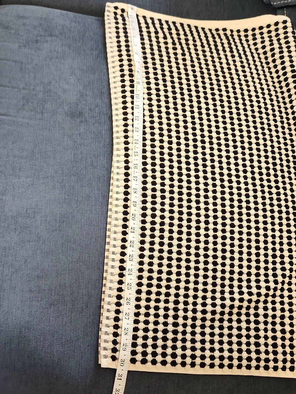Brooks Brothers Black/Ecru Cream Raised Dots Bath Towel 30